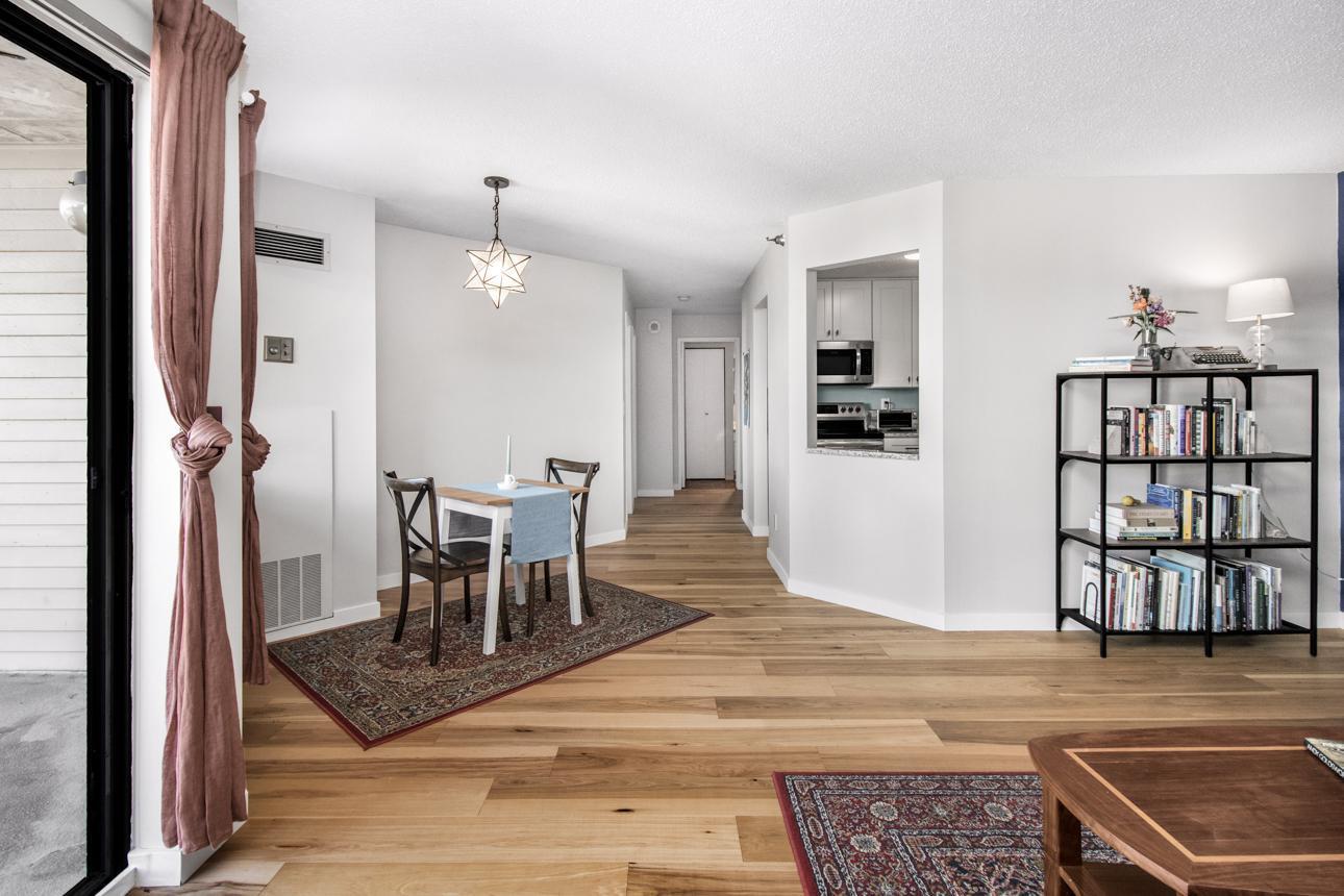 78 10th Street E 809
