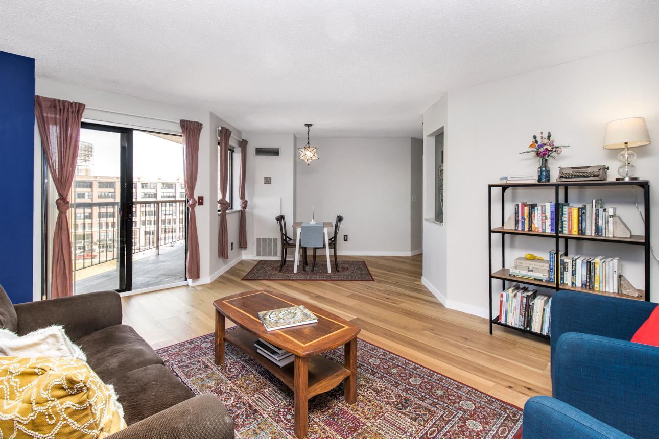 78 10th Street E 809