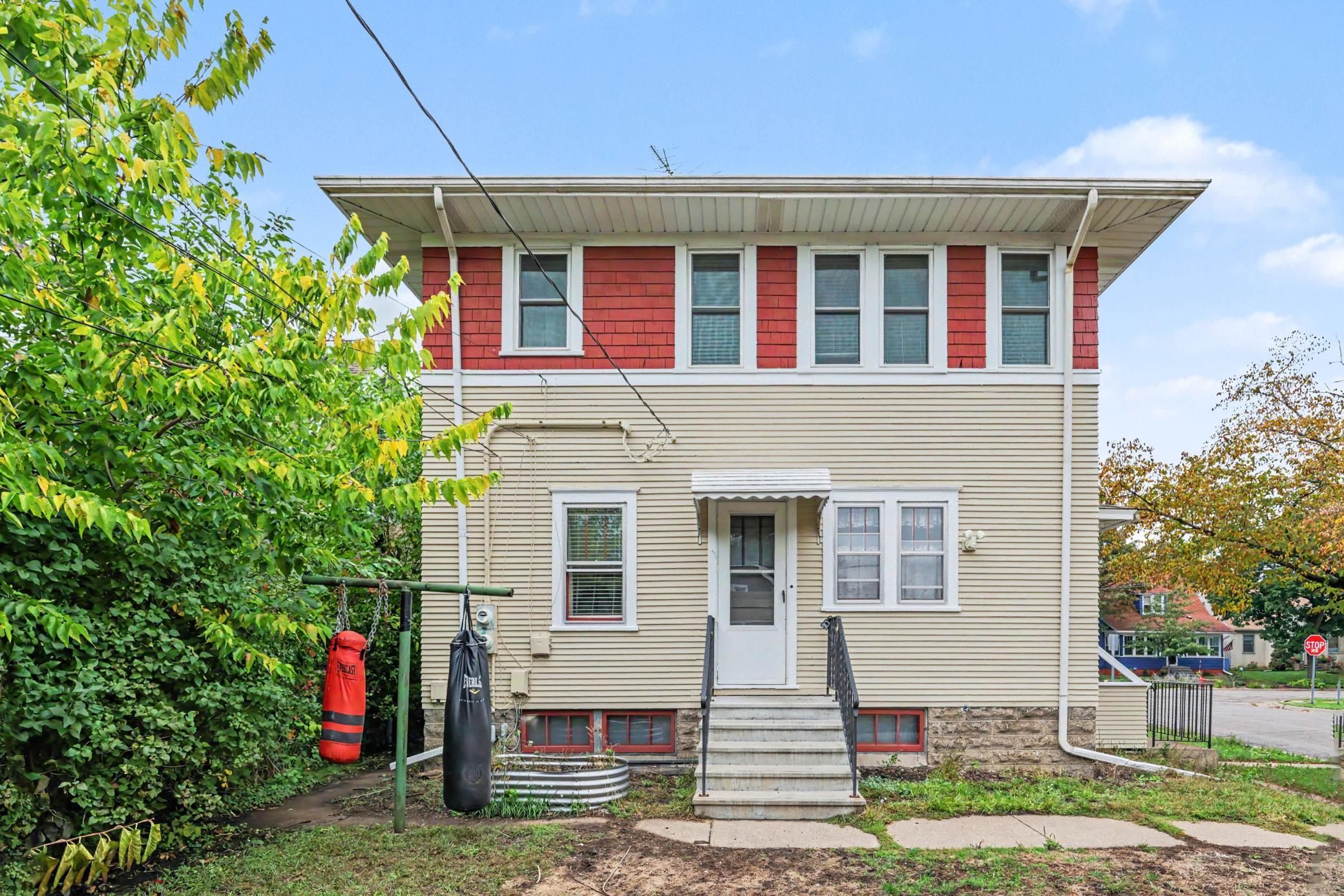 595 Syndicate Street N