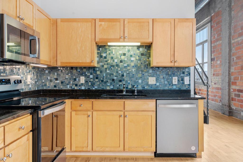 521 S 7th Street 602
