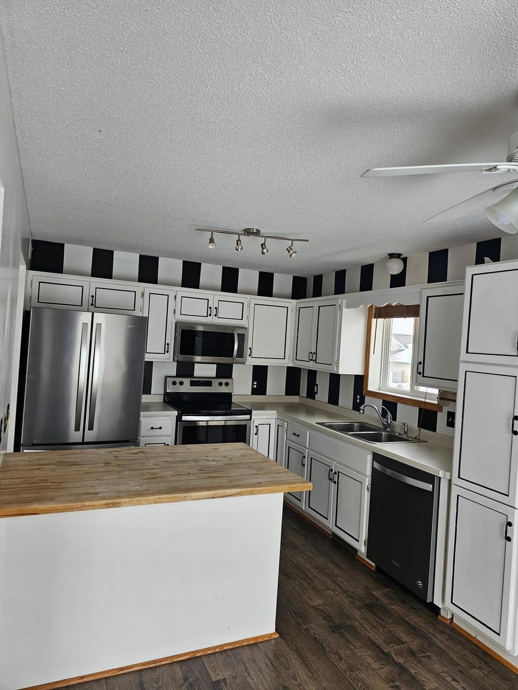 Photo of 1833 Joes Lake Road SE, Cambridge, MN 55008 (MLS # 6779048)