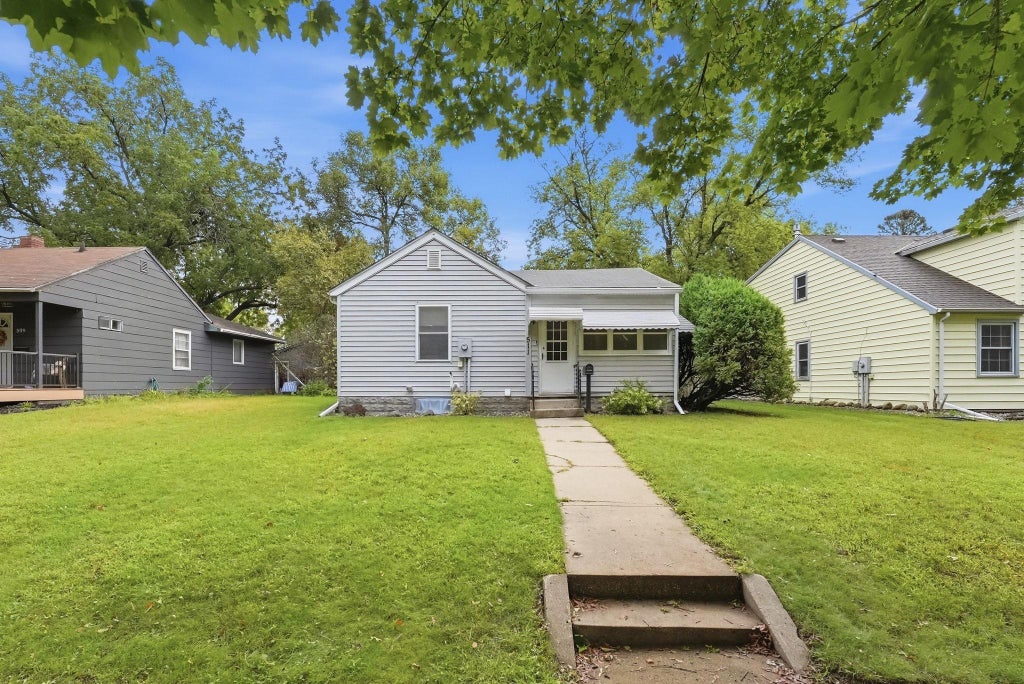 Photo of 511 14th Street SW, Willmar, MN 56201 (MLS # 7148566)