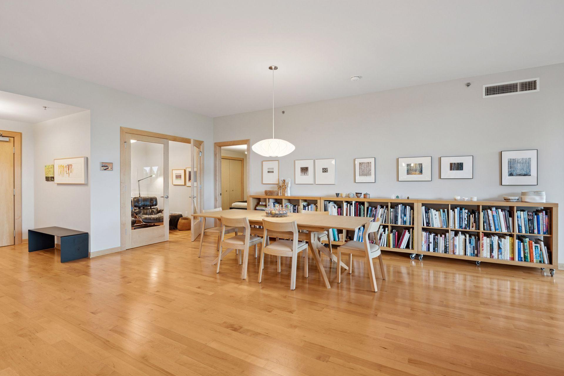 215 10th Avenue S 312