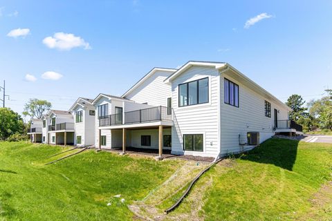 2454 County Road D W Roseville MN 55112