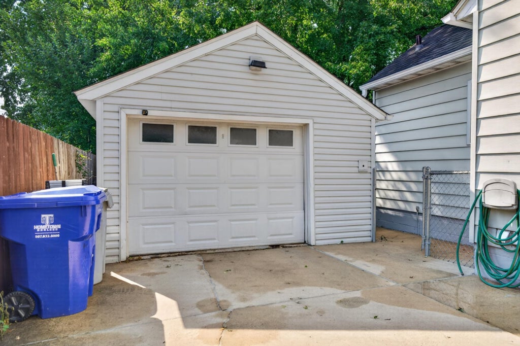 Photo of 1007 11th Avenue NE, Rochester, MN 55906 (MLS # 7130325)