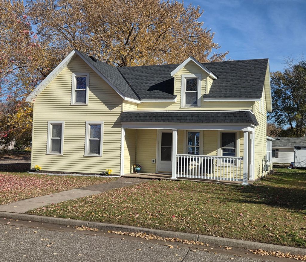 Photo of 254 Court Street S, Prescott, WI 54021 (MLS # 6813973)