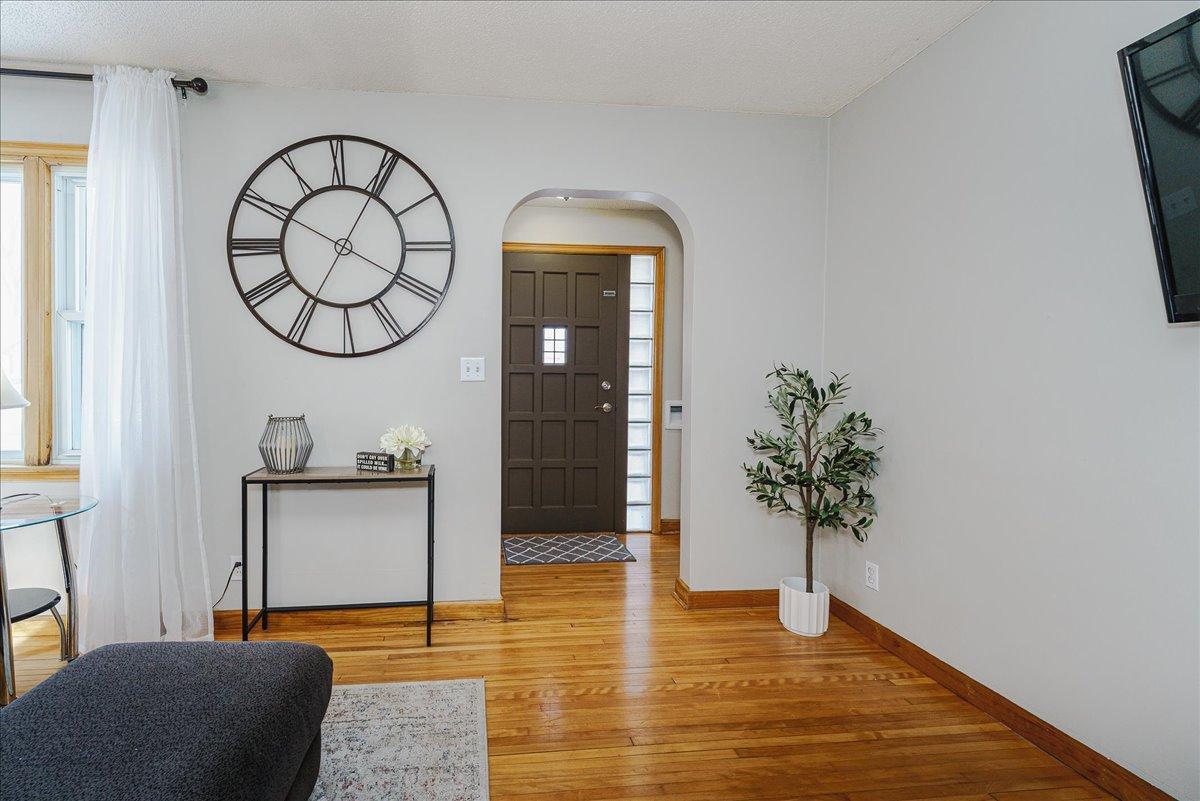 107 Lincoln Avenue N