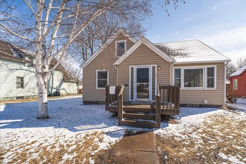 107 Lincoln Avenue N New Prague MN 56071