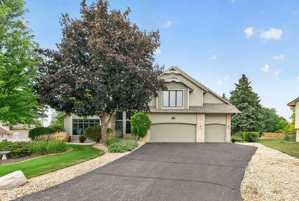 Photo of 1505 Blackhawk Ridge Way, Eagan, MN 55122 (MLS # 7100476)