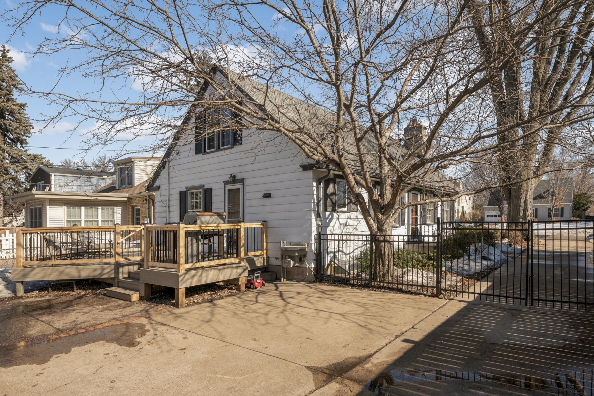 3658 Huntington Avenue