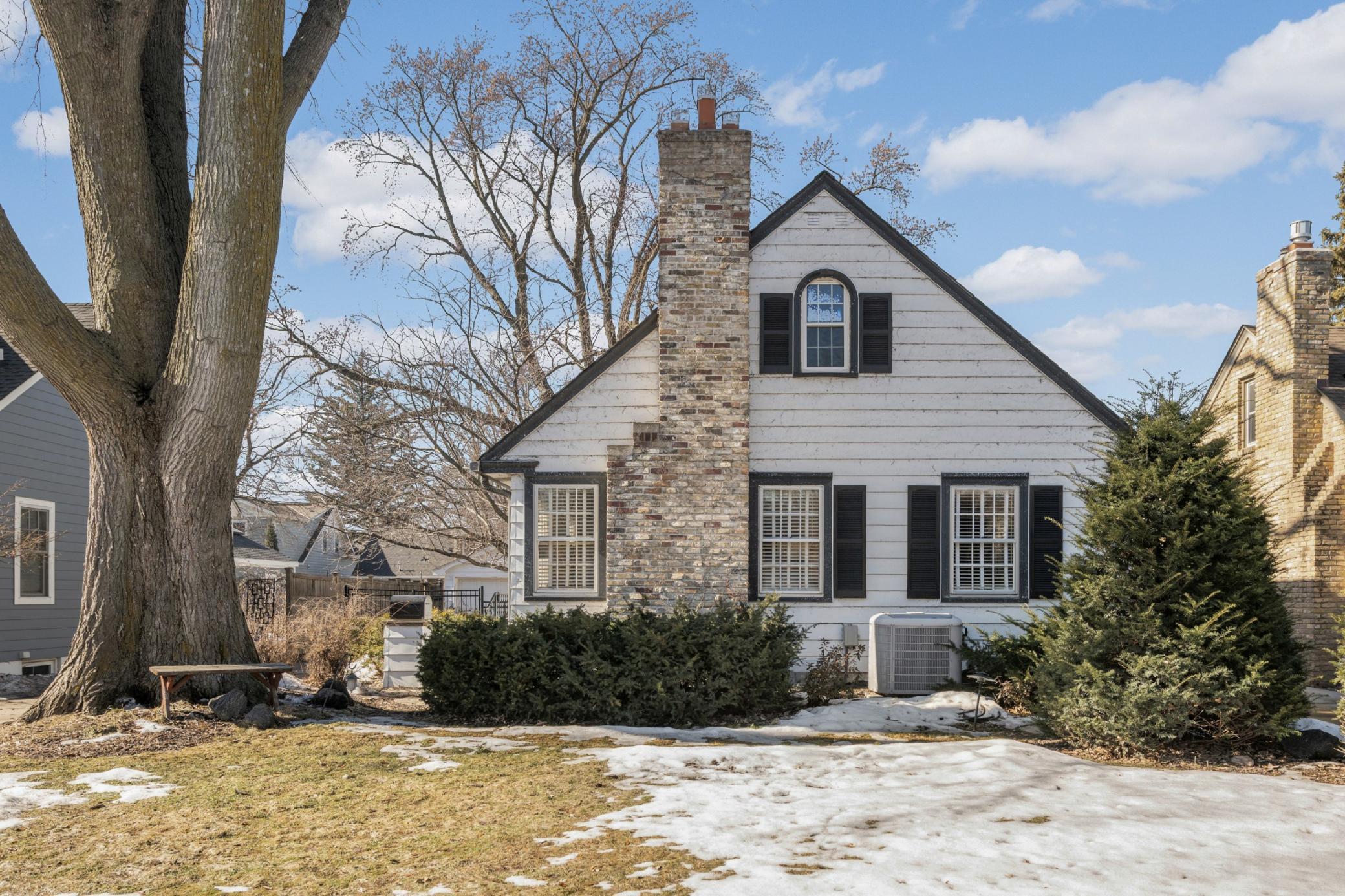 3658 Huntington Avenue