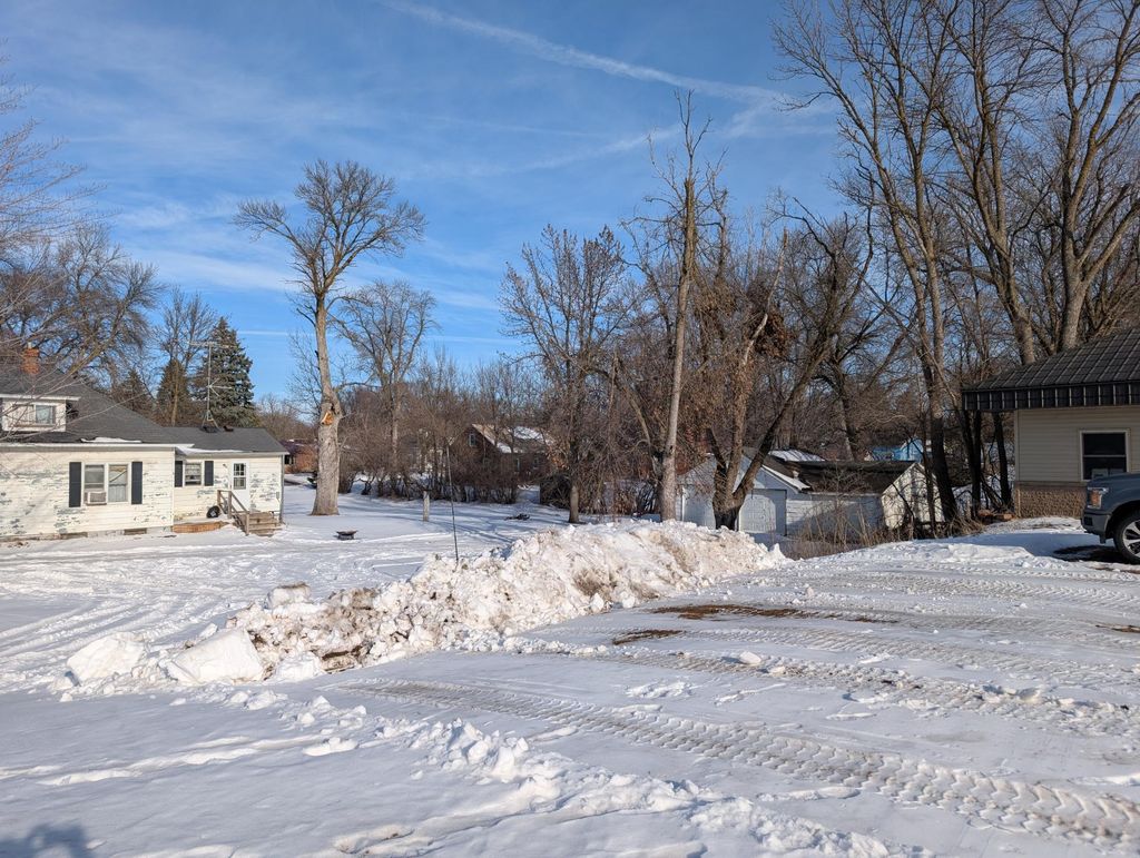 Photo of 617 E Highway 12, Litchfield, MN 55355 (MLS # 7006081)