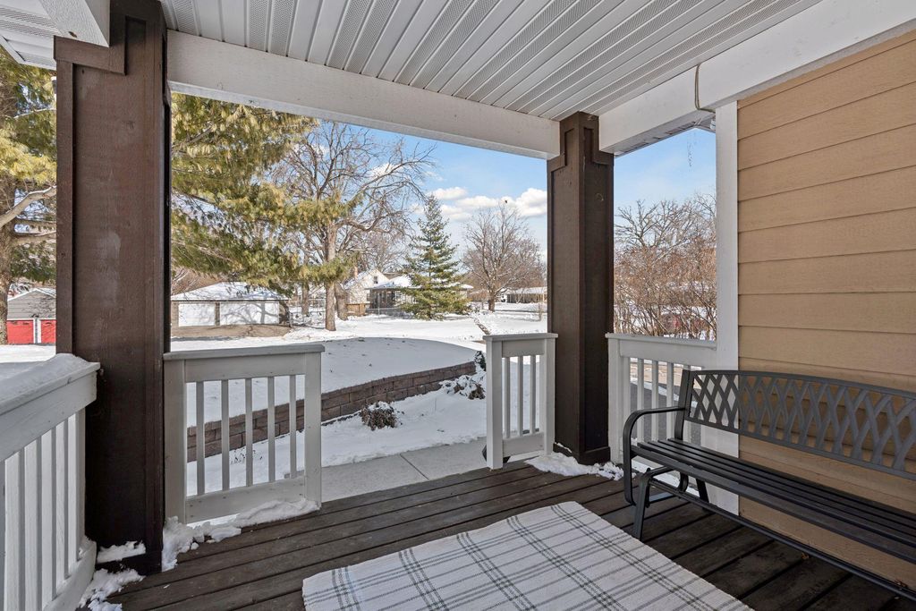 Photo of 4807 34th Avenue N, Golden Valley, MN 55422 (MLS # 7025170)