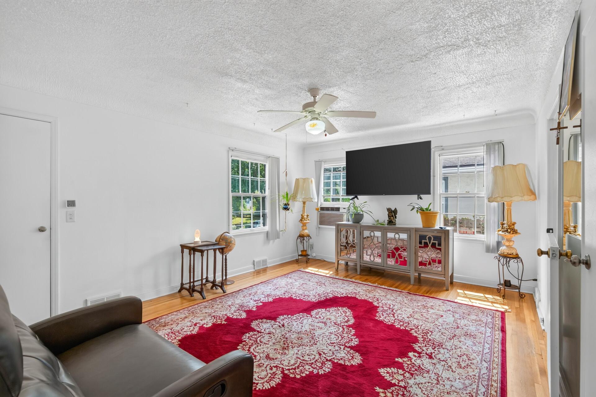 3443 N 4th Street