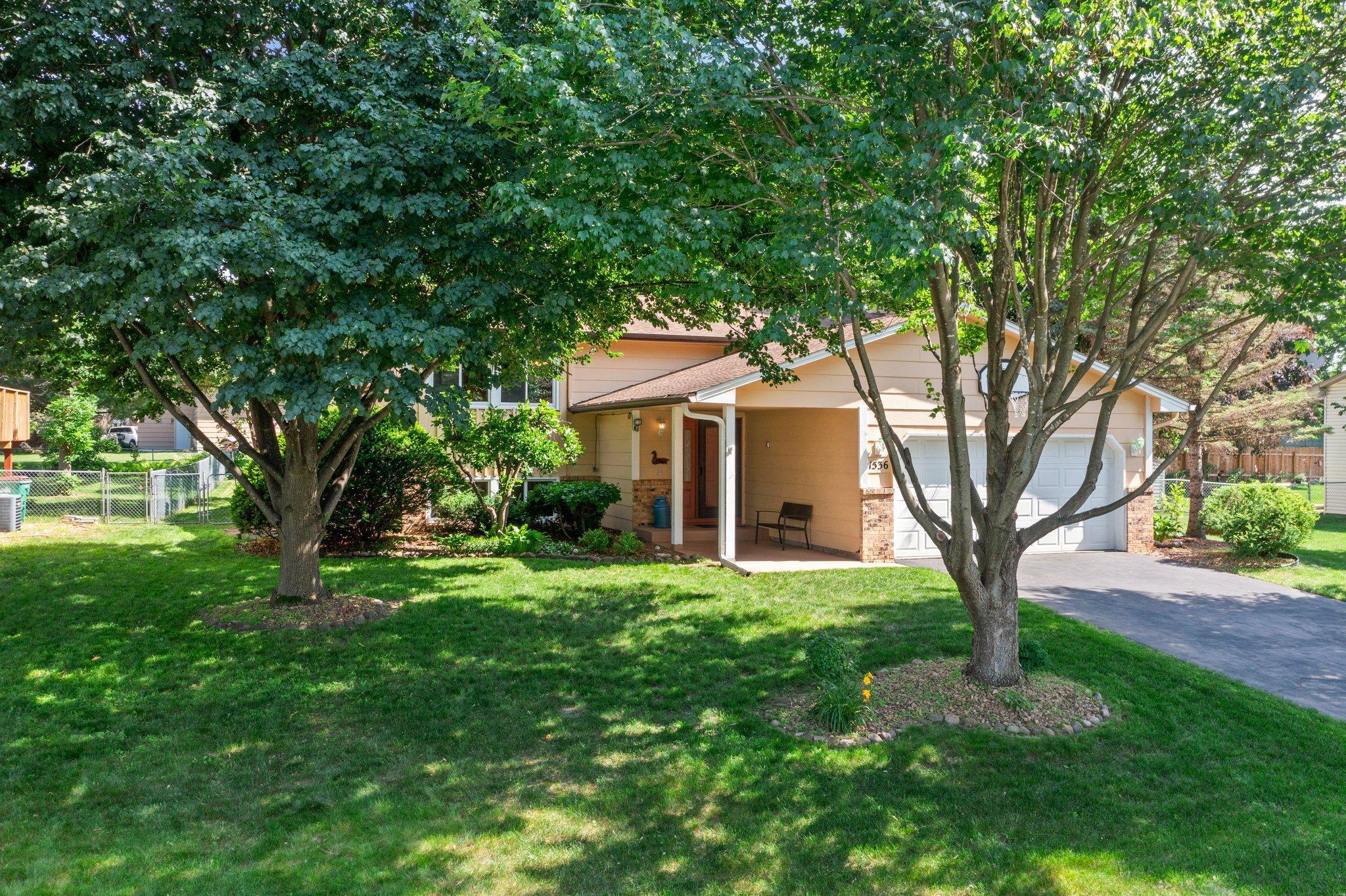 1536 Oakwood Terrace