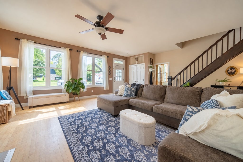 Photo of 702 1st Avenue NW, Chisholm, MN 55719 (MLS # 7147767)