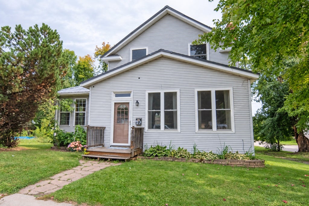 Photo of 702 1st Avenue NW, Chisholm, MN 55719 (MLS # 7147767)