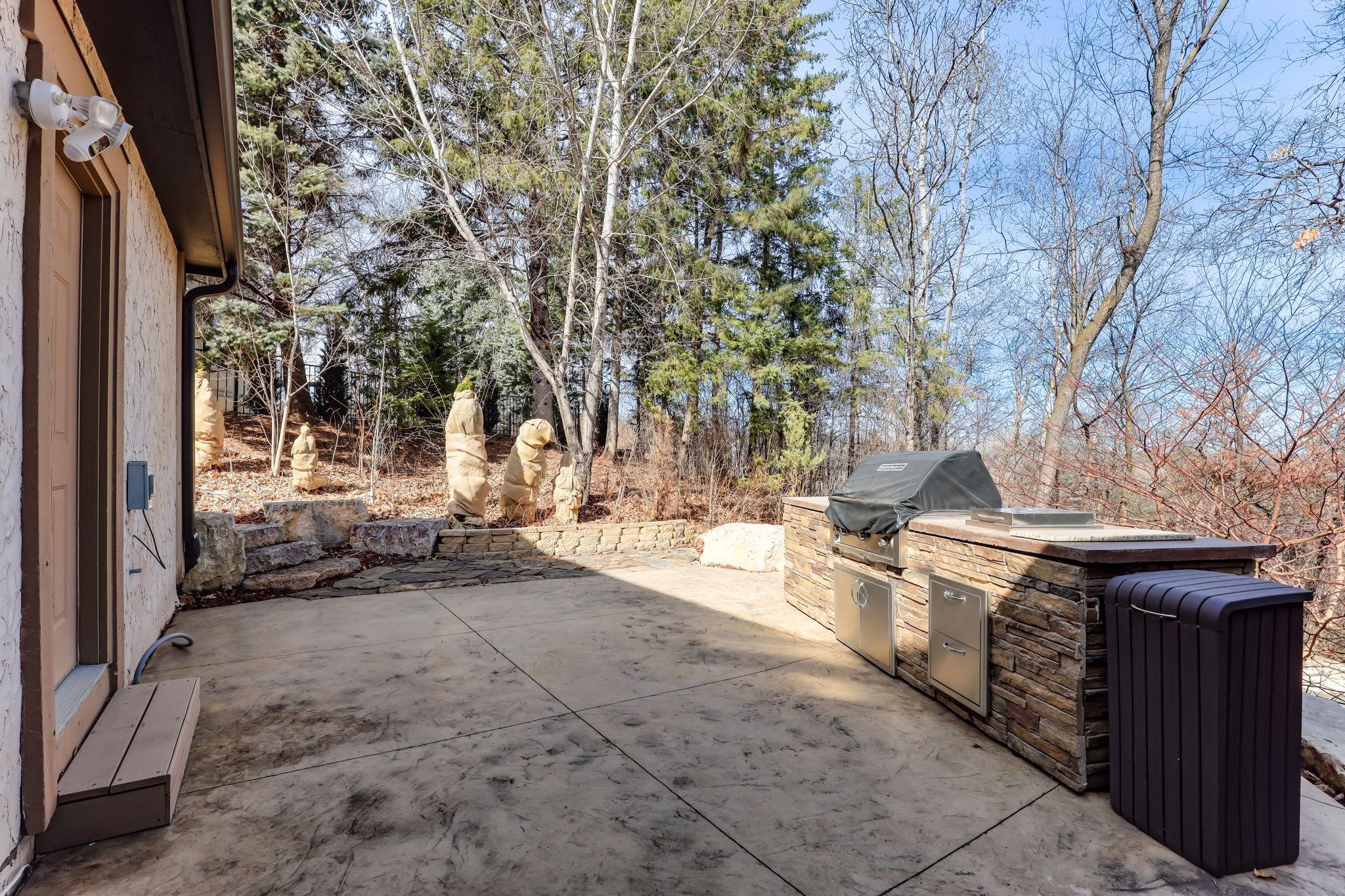 685 Valley View Court