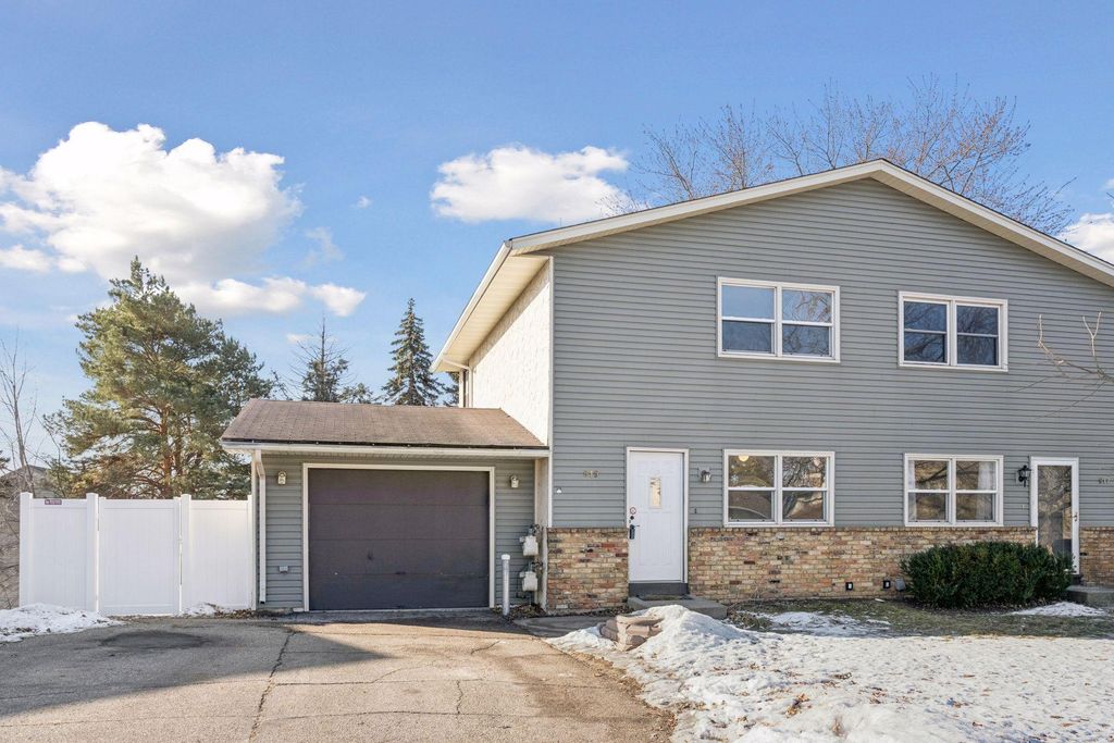Photo of 919 Ridge Drive SE, Saint Michael, MN 55376 (MLS # 7005210)