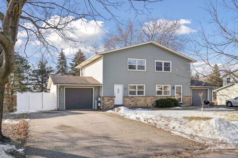 Photo of 919 Ridge Drive SE, Saint Michael, MN 55376 (MLS # 7005210)