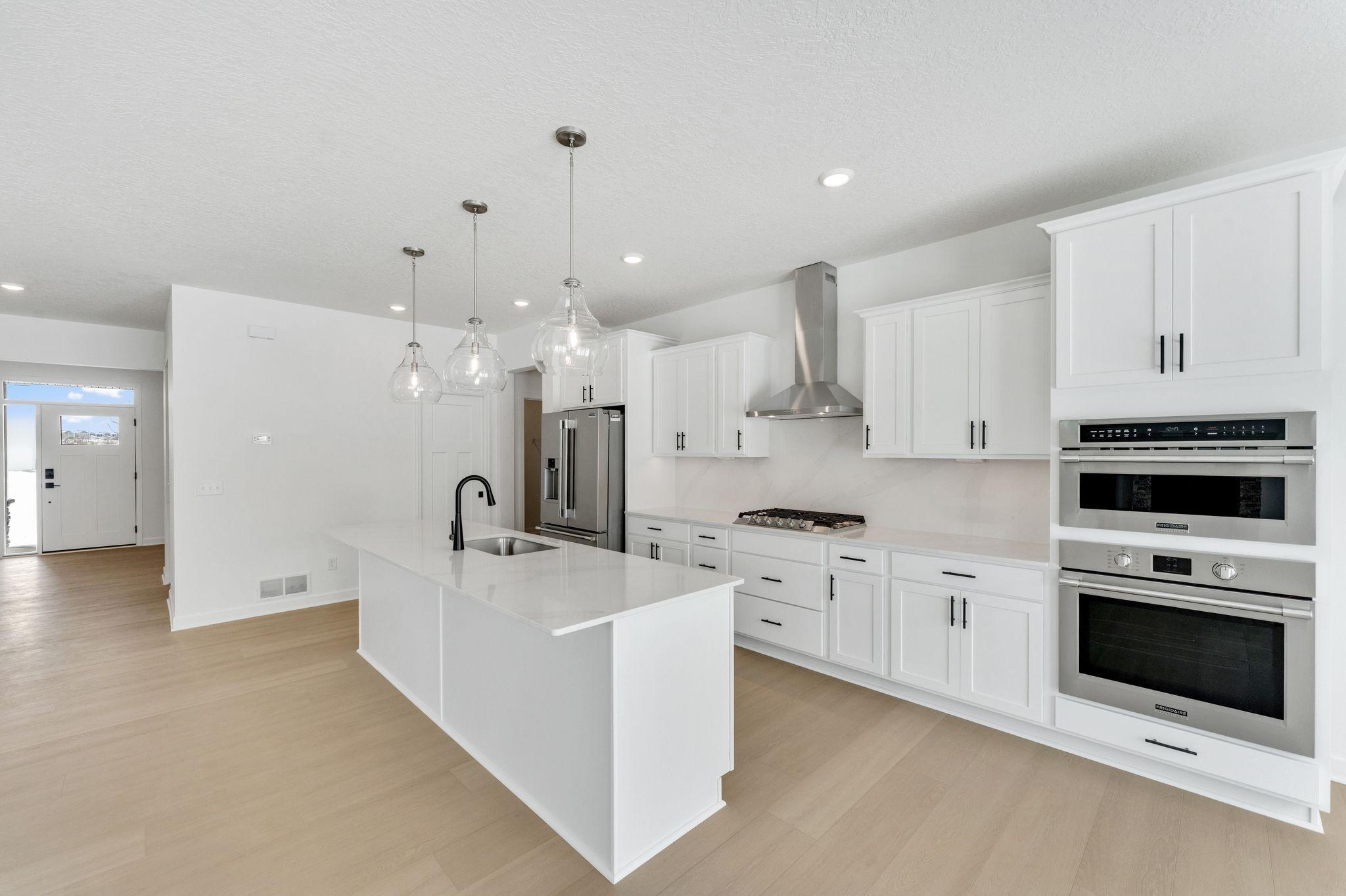 851 Londonderry Lane NW