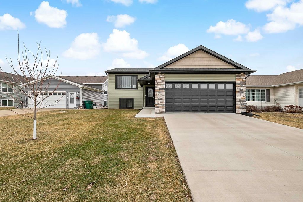 Photo of 1024 Talon Avenue, Wabasha, MN 55981 (MLS # 7033658)