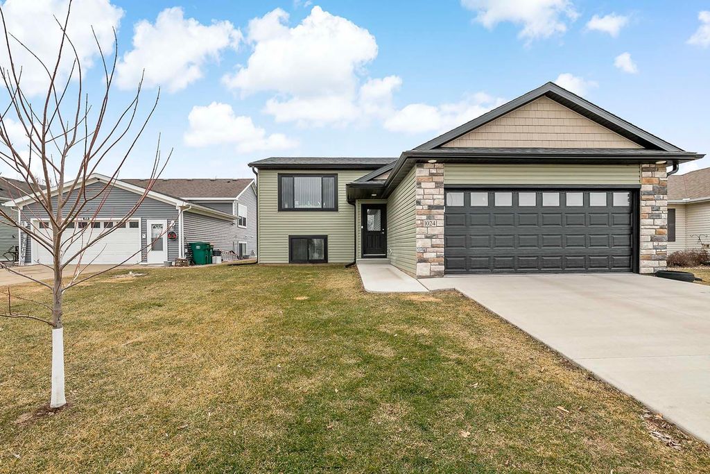 Photo of 1024 Talon Avenue, Wabasha, MN 55981 (MLS # 7033658)