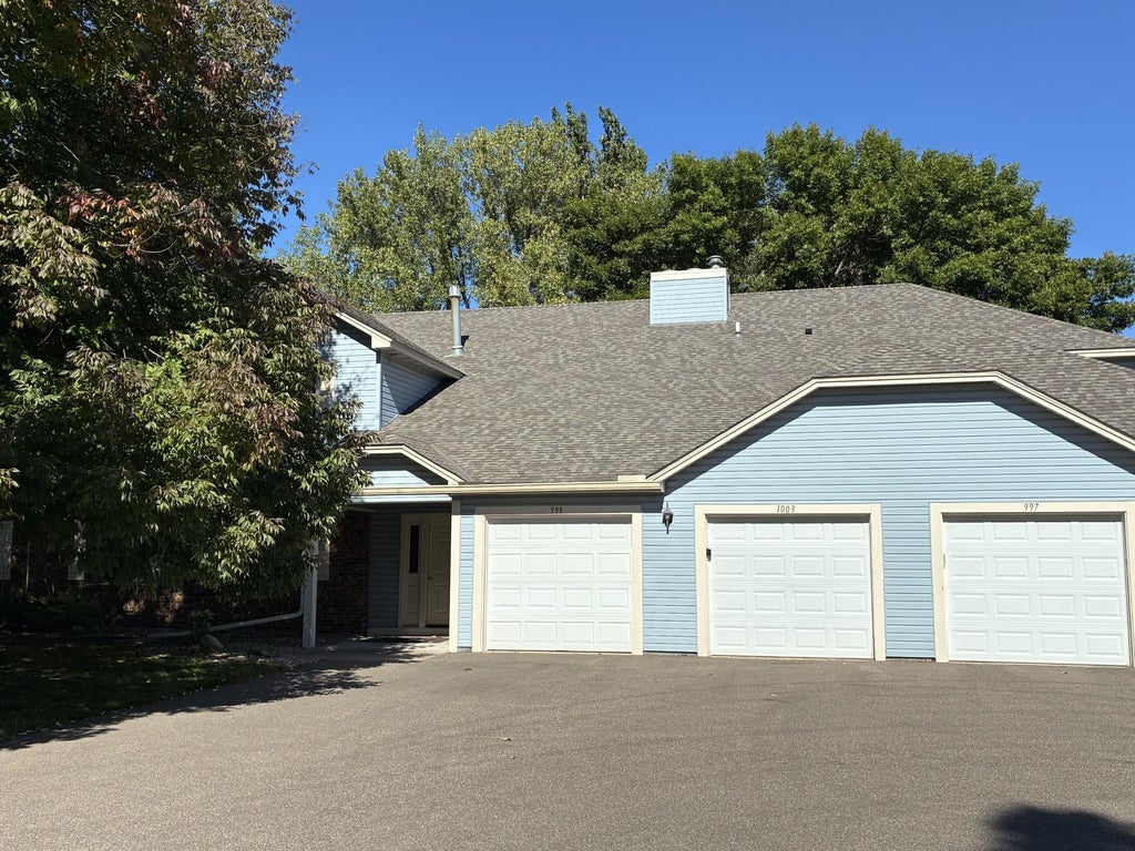 Photo of 997 Heritage Court E, Vadnais Heights, MN 55127 (MLS # 7149549)