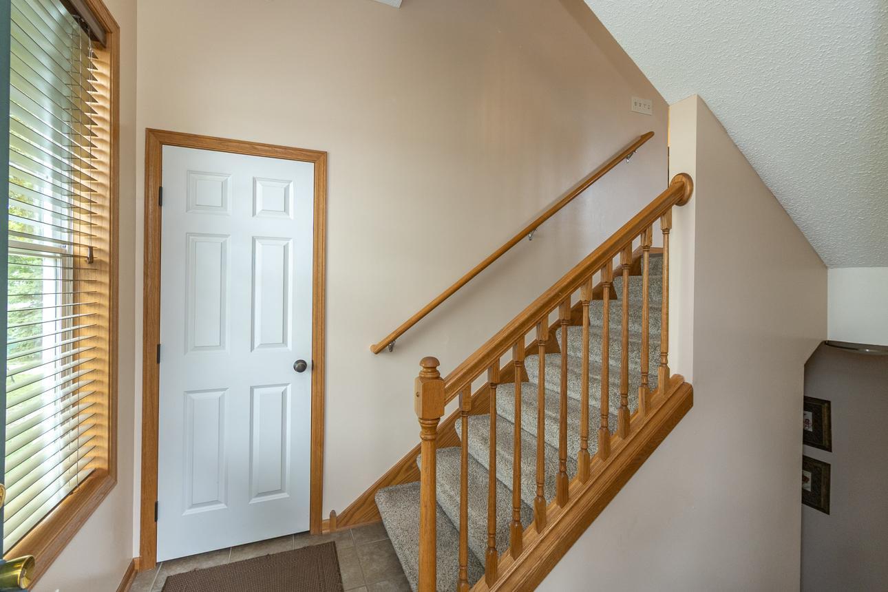 1691 Village Trail E 7