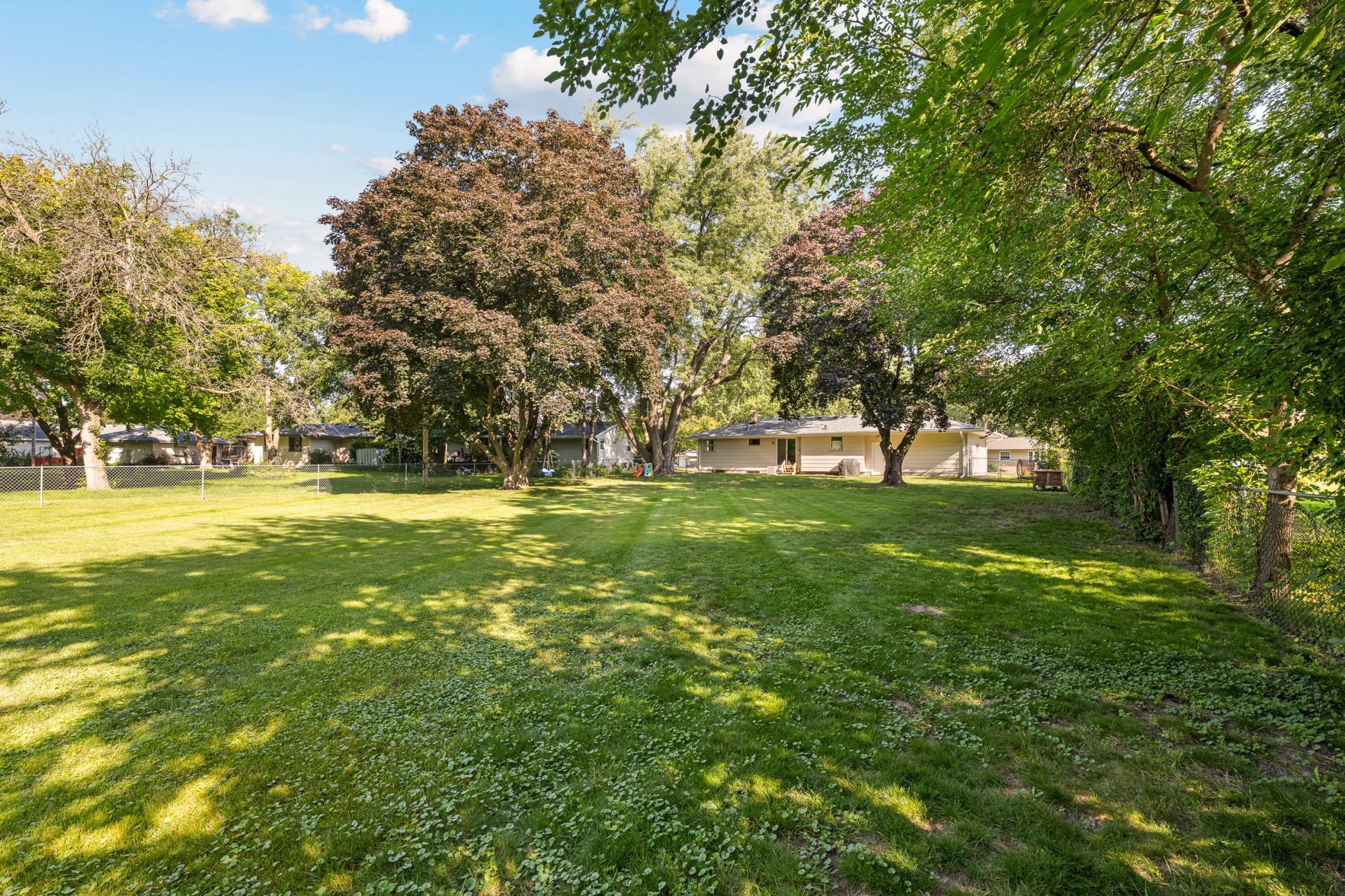 752 Sherren Street W