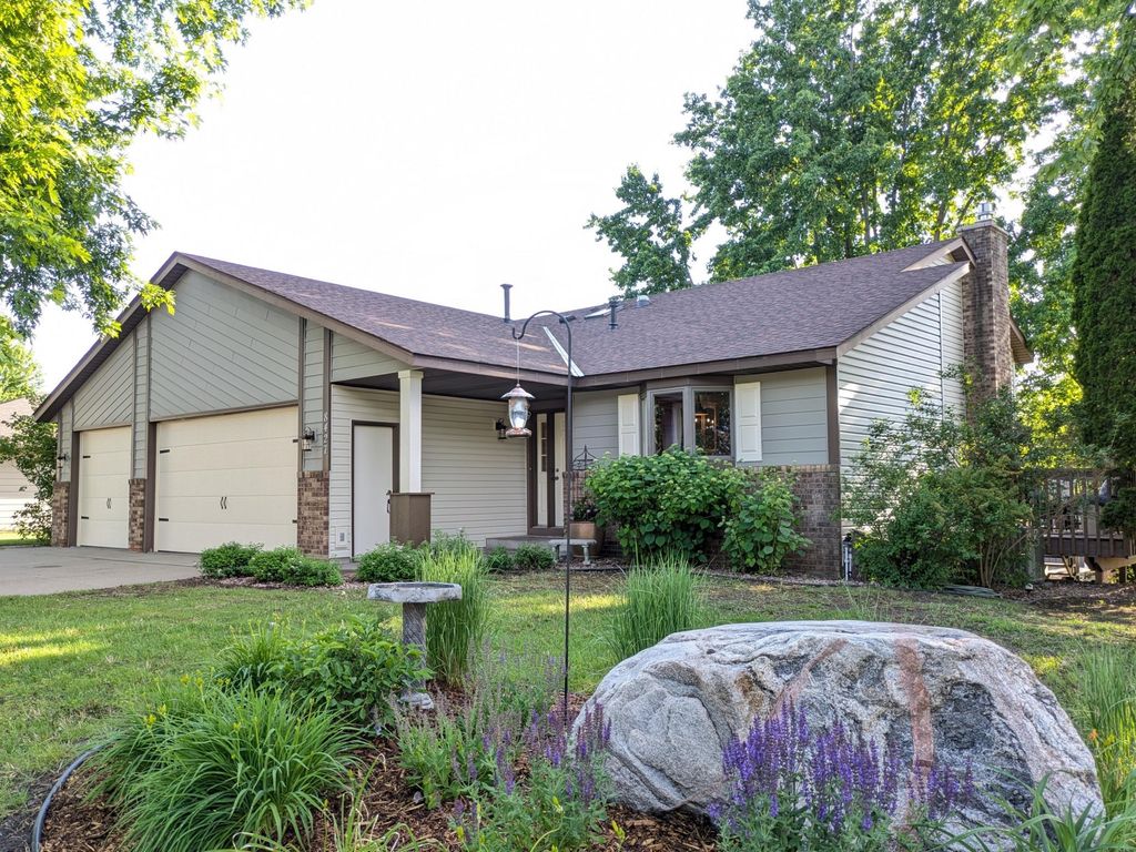Photo of 8427 Cooper Way, Inver Grove Heights, MN 55076 (MLS # 7091707)