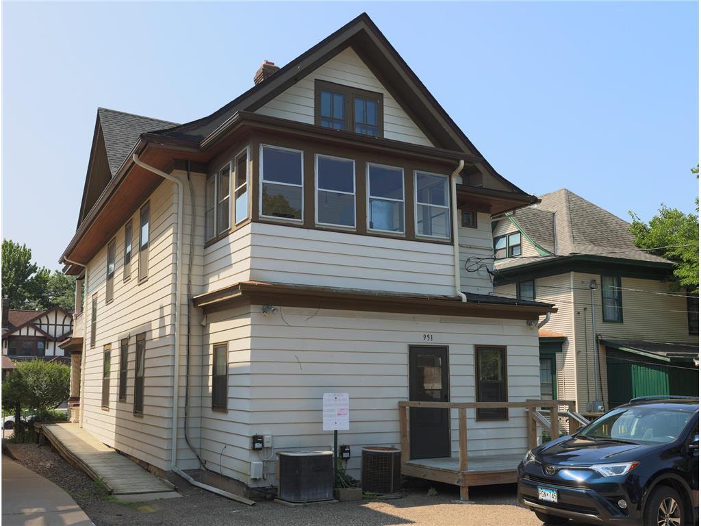 951 Grand Avenue