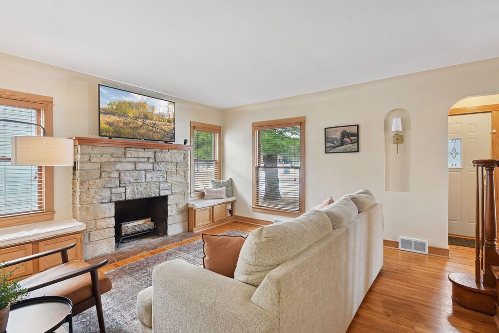 Photo of 2031 Hampshire Avenue S, Saint Louis Park, MN 55426 (MLS # 6825530)