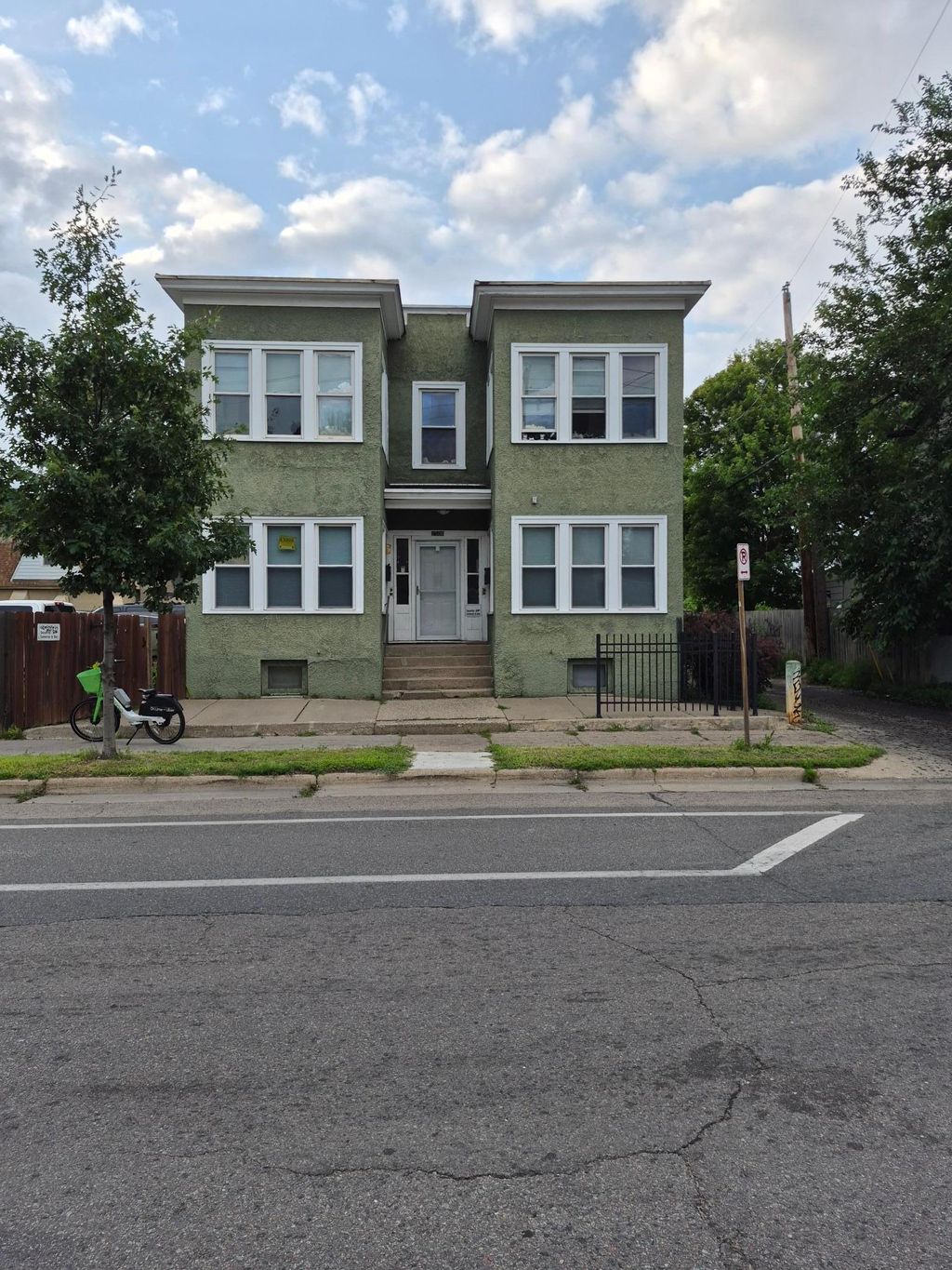 Photo of 1508 E 26th Street, Minneapolis, MN 55404 (MLS # 7101570)