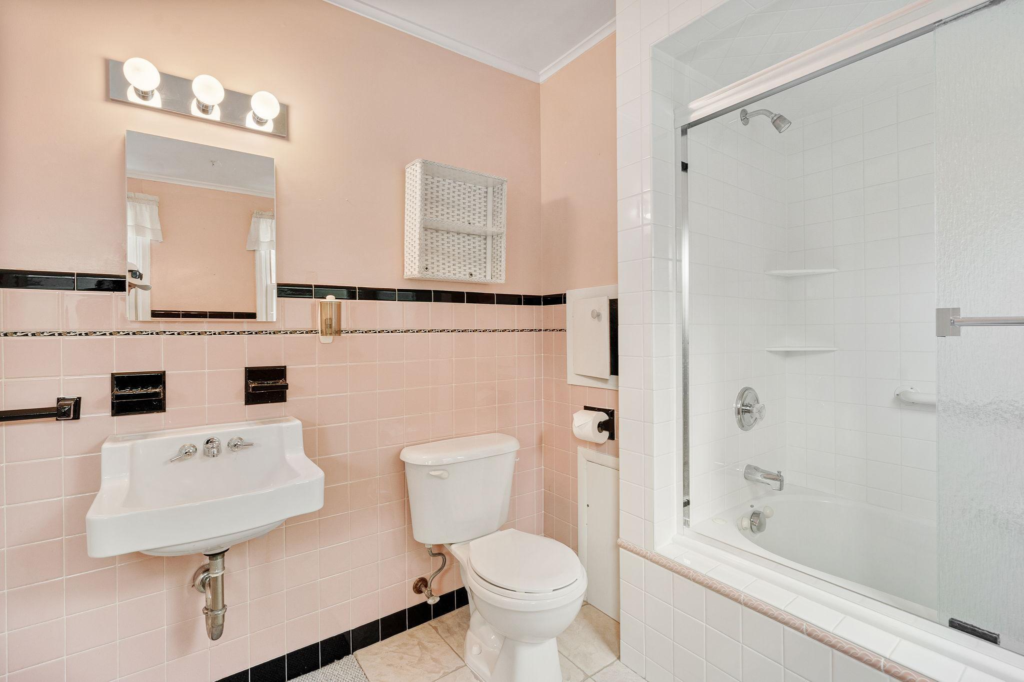 Owatonna, Minnesota 55060, United States, 3 Bedrooms Bedrooms, ,2 BathroomsBathrooms,Residential,Active,233584