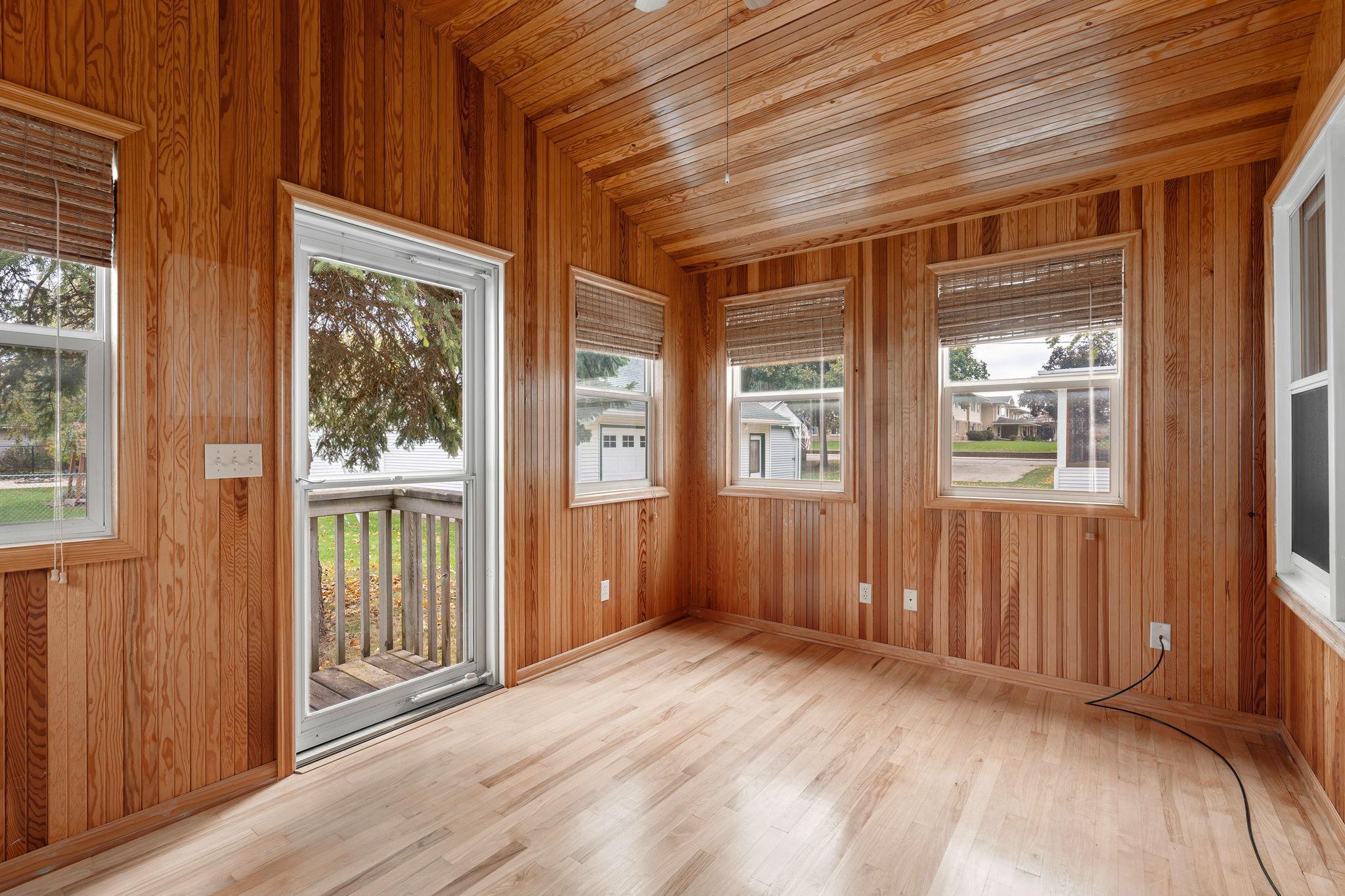 Owatonna, Minnesota 55060, United States, 3 Bedrooms Bedrooms, ,2 BathroomsBathrooms,Residential,Active,233584