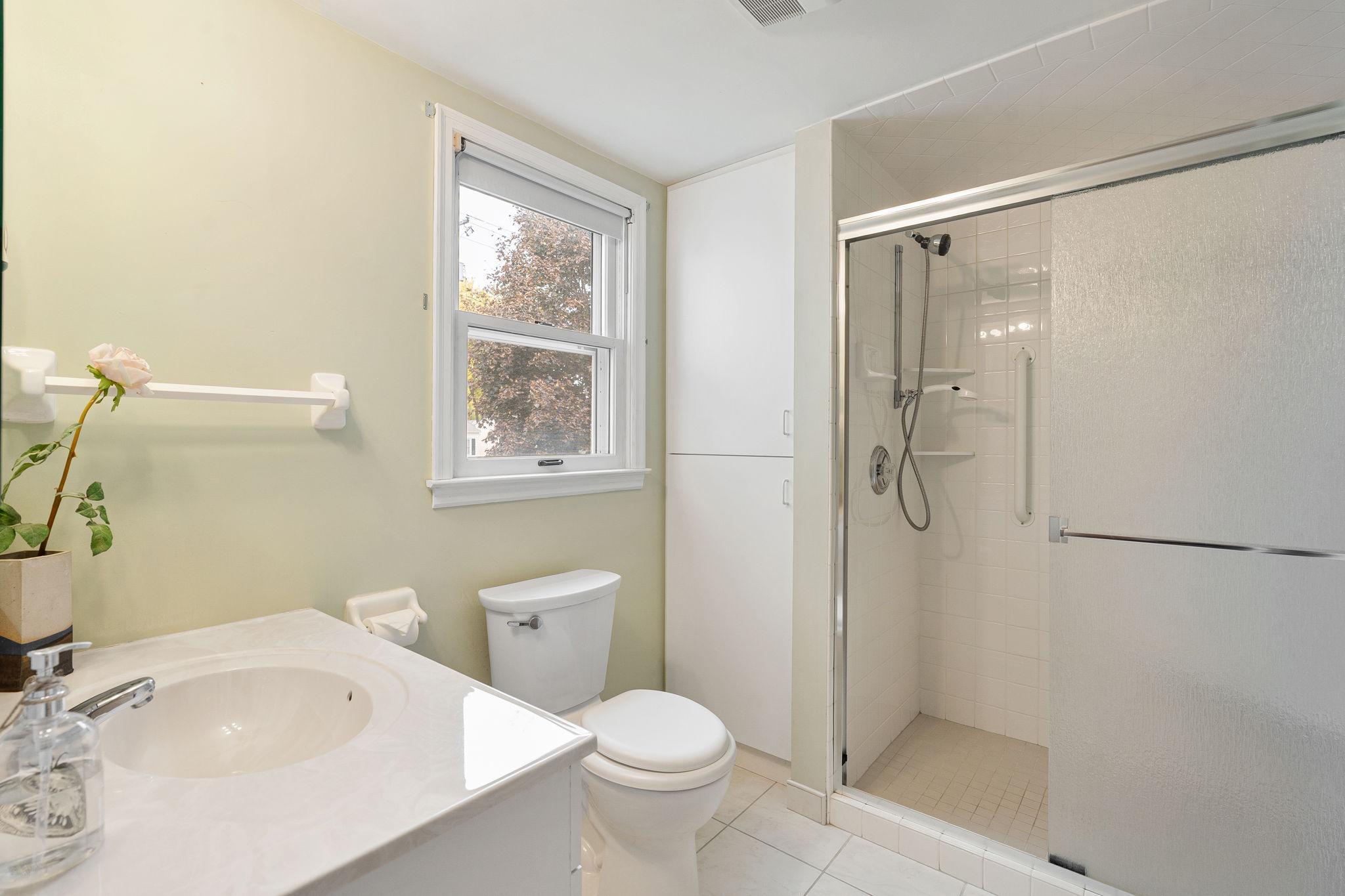 Owatonna, Minnesota 55060, United States, 3 Bedrooms Bedrooms, ,2 BathroomsBathrooms,Residential,Active,233584