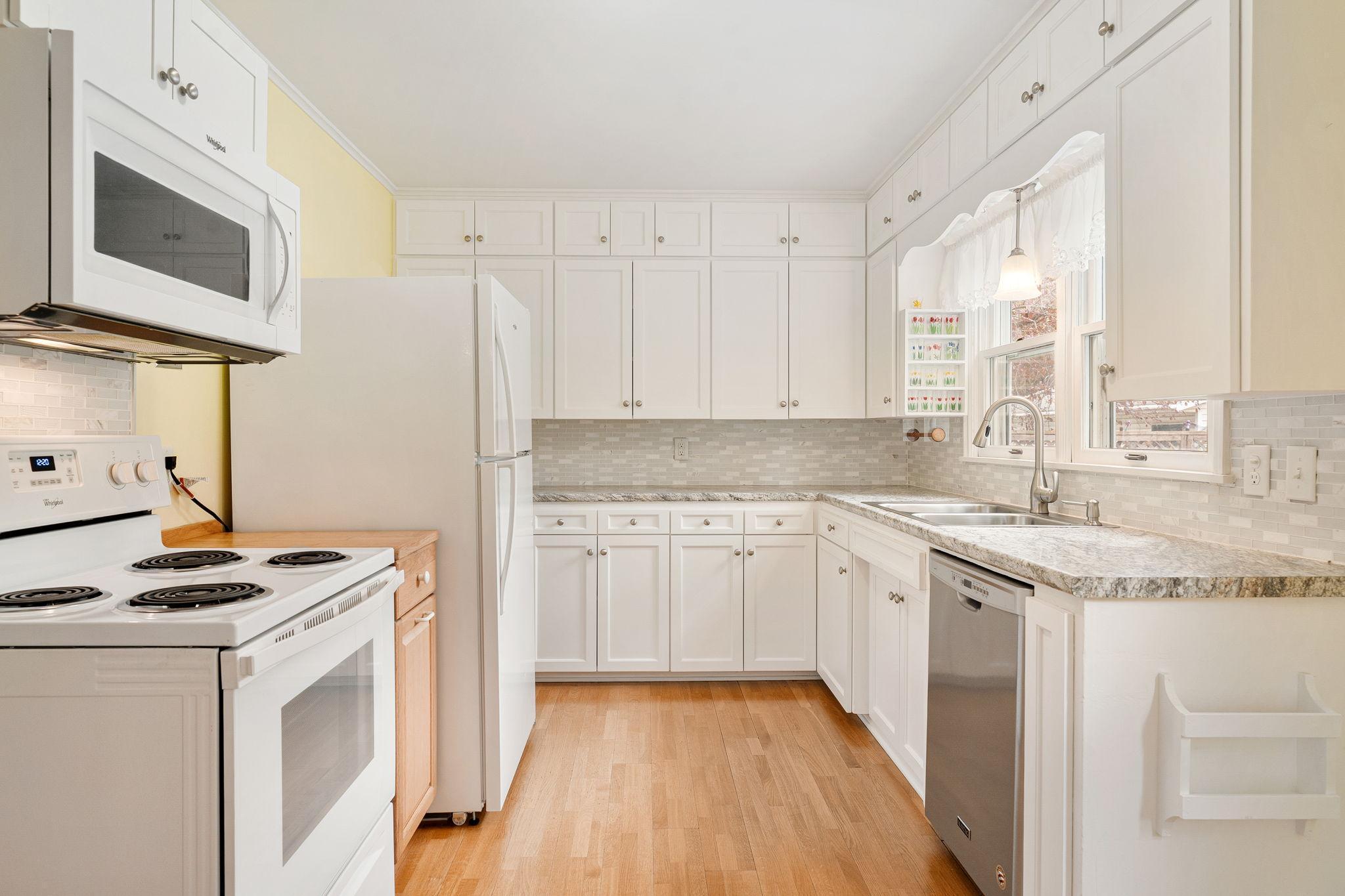 Owatonna, Minnesota 55060, United States, 3 Bedrooms Bedrooms, ,2 BathroomsBathrooms,Residential,Active,233584