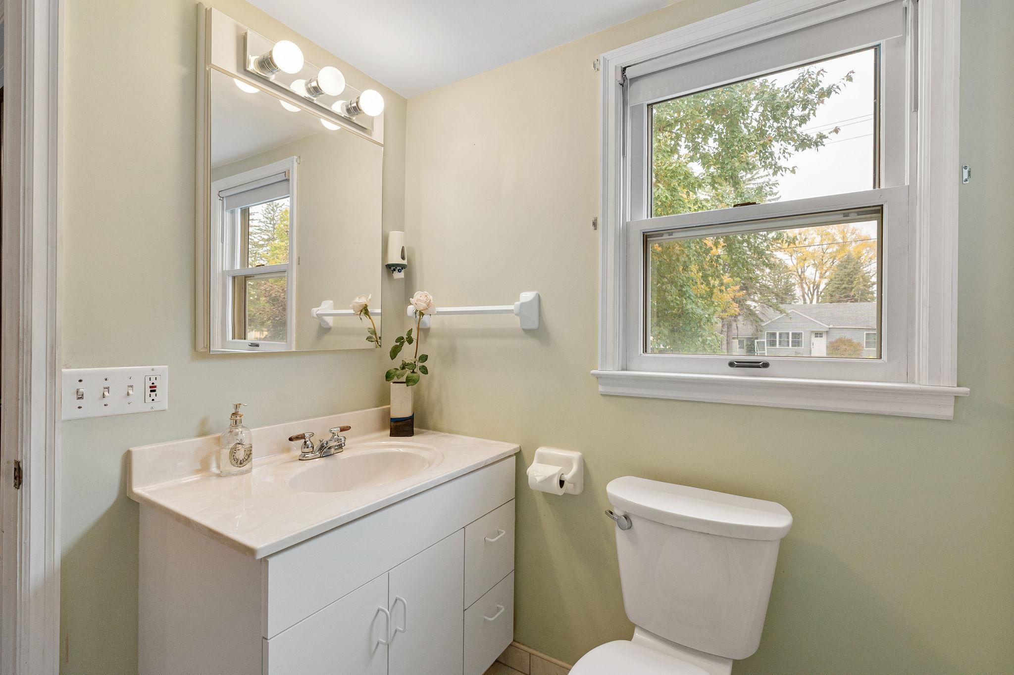 Owatonna, Minnesota 55060, United States, 3 Bedrooms Bedrooms, ,2 BathroomsBathrooms,Residential,Active,233584