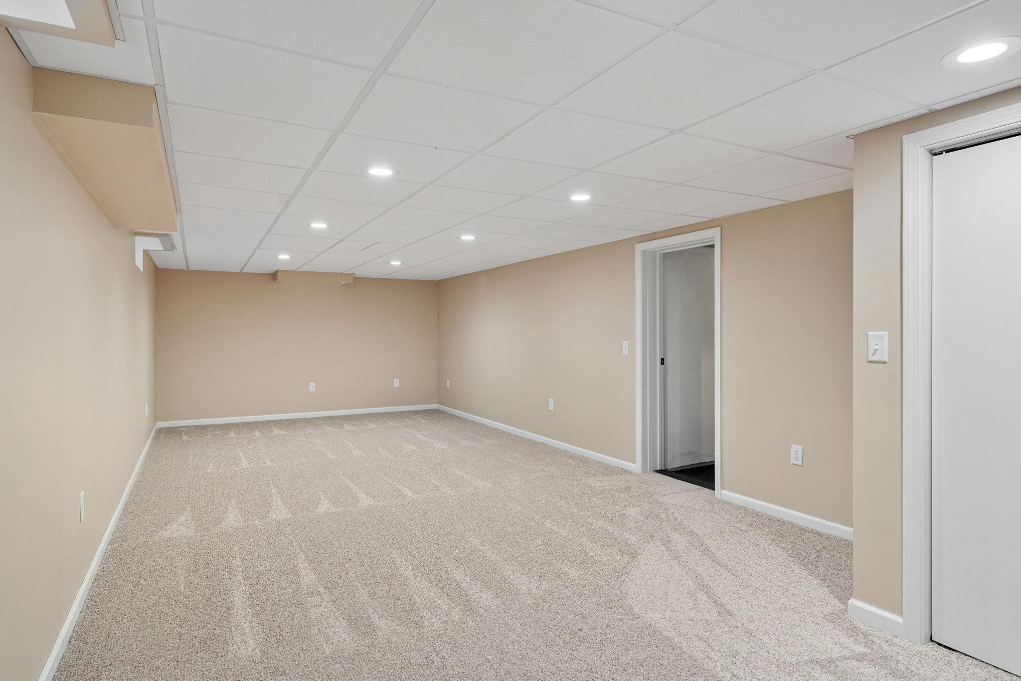 Owatonna, Minnesota 55060, United States, 3 Bedrooms Bedrooms, ,2 BathroomsBathrooms,Residential,Active,233584