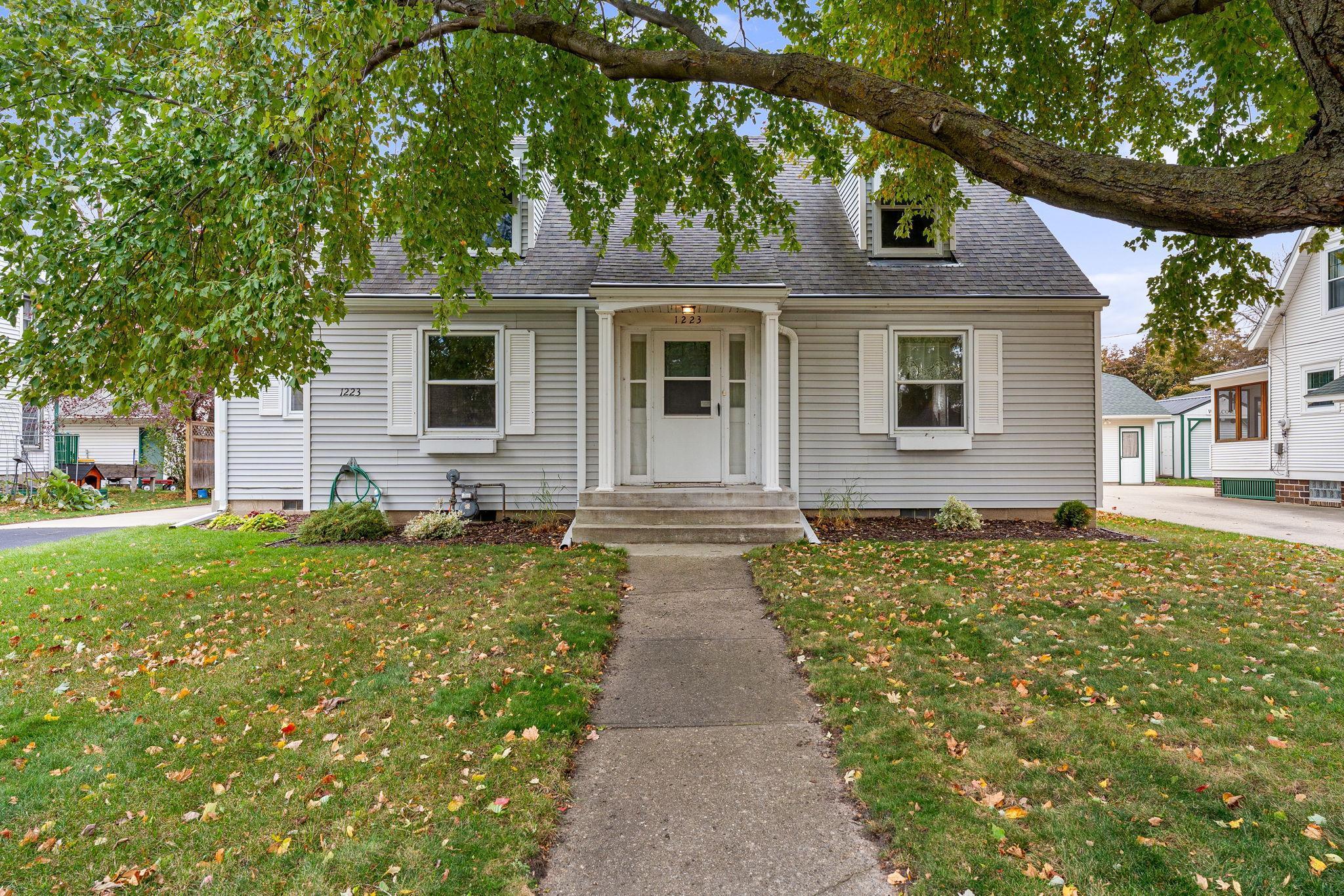 Owatonna, Minnesota 55060, United States, 3 Bedrooms Bedrooms, ,2 BathroomsBathrooms,Residential,Active,233584