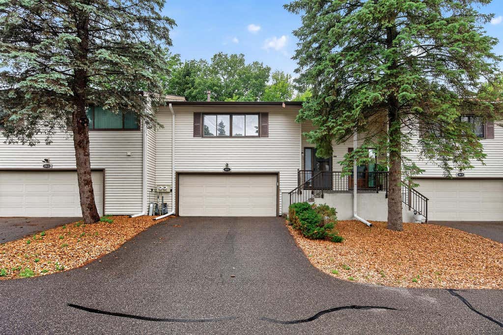 Photo of 190 Wentworth Avenue W #C, West Saint Paul, MN 55118 (MLS # 7097873)