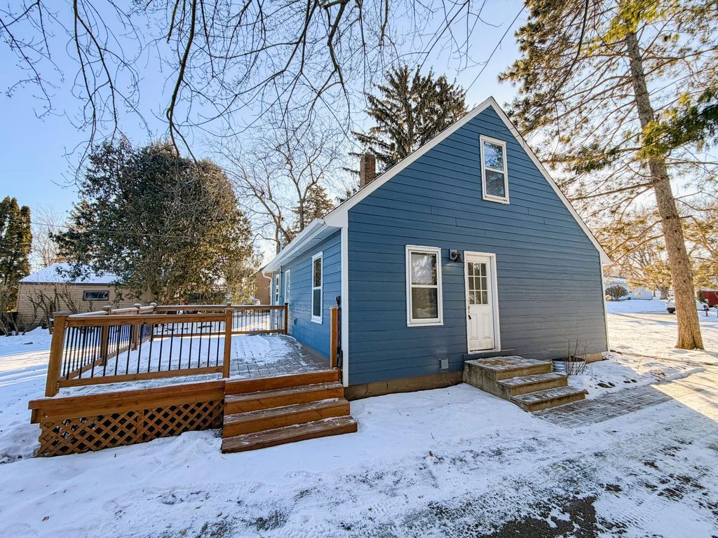 Photo of 1705 Lark Avenue, Maplewood, MN 55109 (MLS # 7035819)