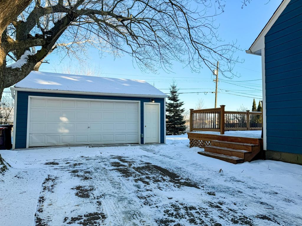 Photo of 1705 Lark Avenue, Maplewood, MN 55109 (MLS # 7035819)