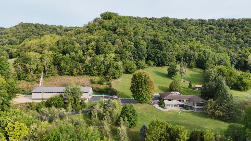 Photo of 5000 County 21, La Crescent, MN 55947 (MLS # 7149166)
