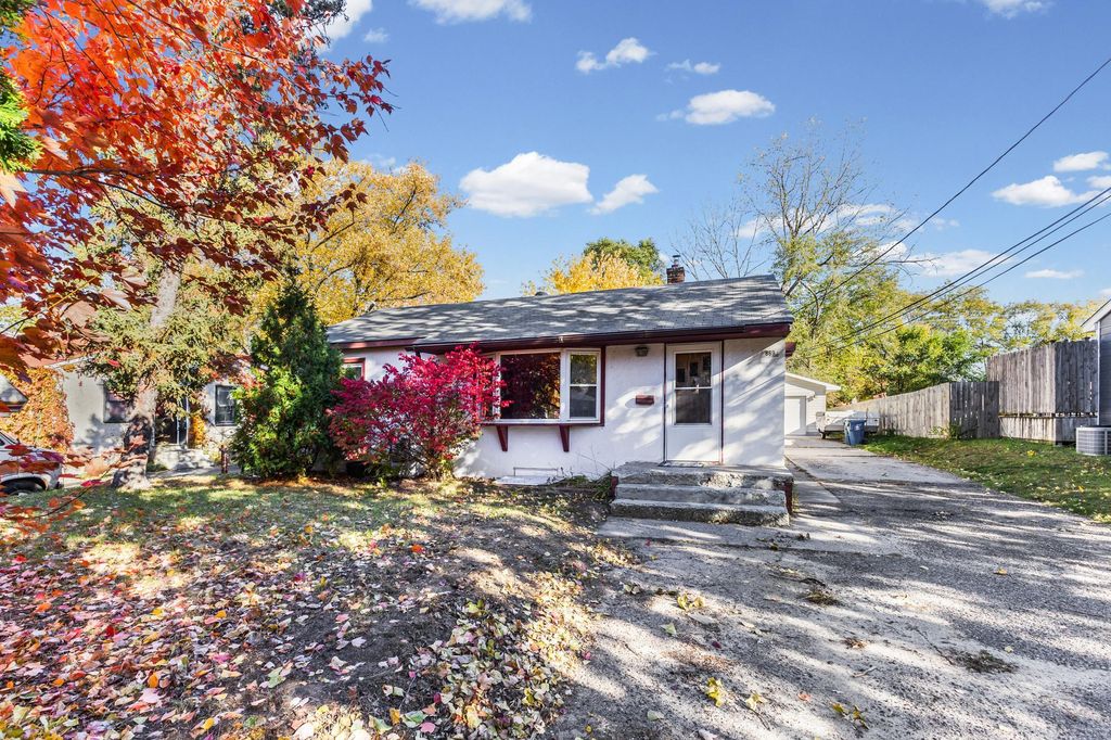 Photo of 869 7th Avenue NW, New Brighton, MN 55112 (MLS # 6804213)