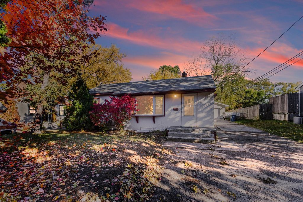 Photo of 869 7th Avenue NW, New Brighton, MN 55112 (MLS # 6804213)