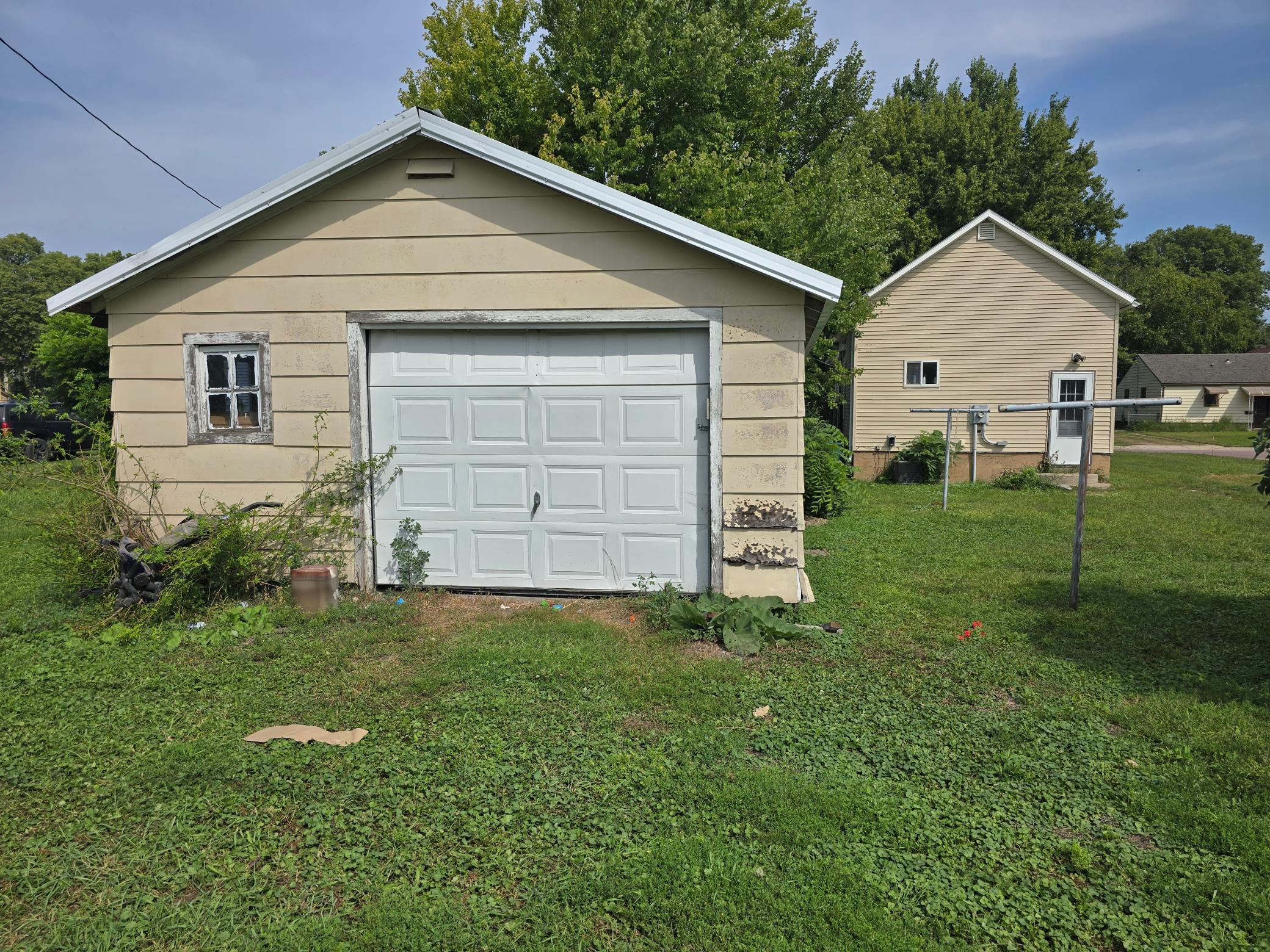 214 E 8th Street - Photo 4