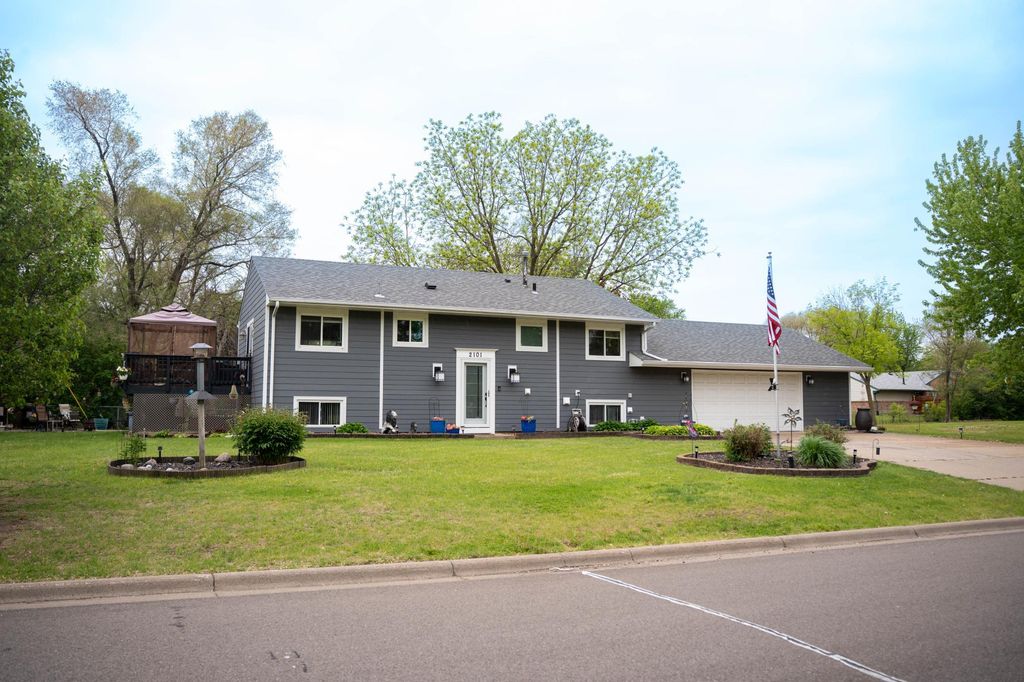 Photo of 2101 Laramie Trail, Brooklyn Park, MN 55444 (MLS # 7078816)