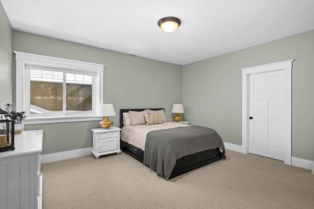 Duluth, Minnesota, 55803, United States, 6 Bedrooms Bedrooms, ,5 BathroomsBathrooms,Residential,Active,2026336